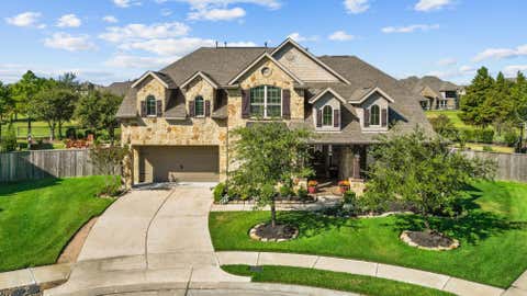 Homes For Sale - 13522 Carrill Bend Lane<br/> Tomball, TX 77377