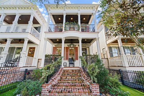Photo of 318 W 17th Street, Houston, TX 77008 (MLS # 94673963)