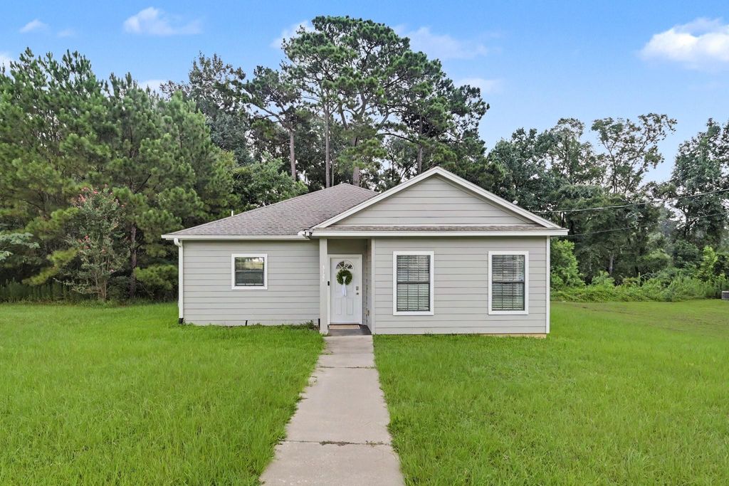 Photo of 3122 Molly Drive, Huntsville, TX 77340 (MLS # 45440248)
