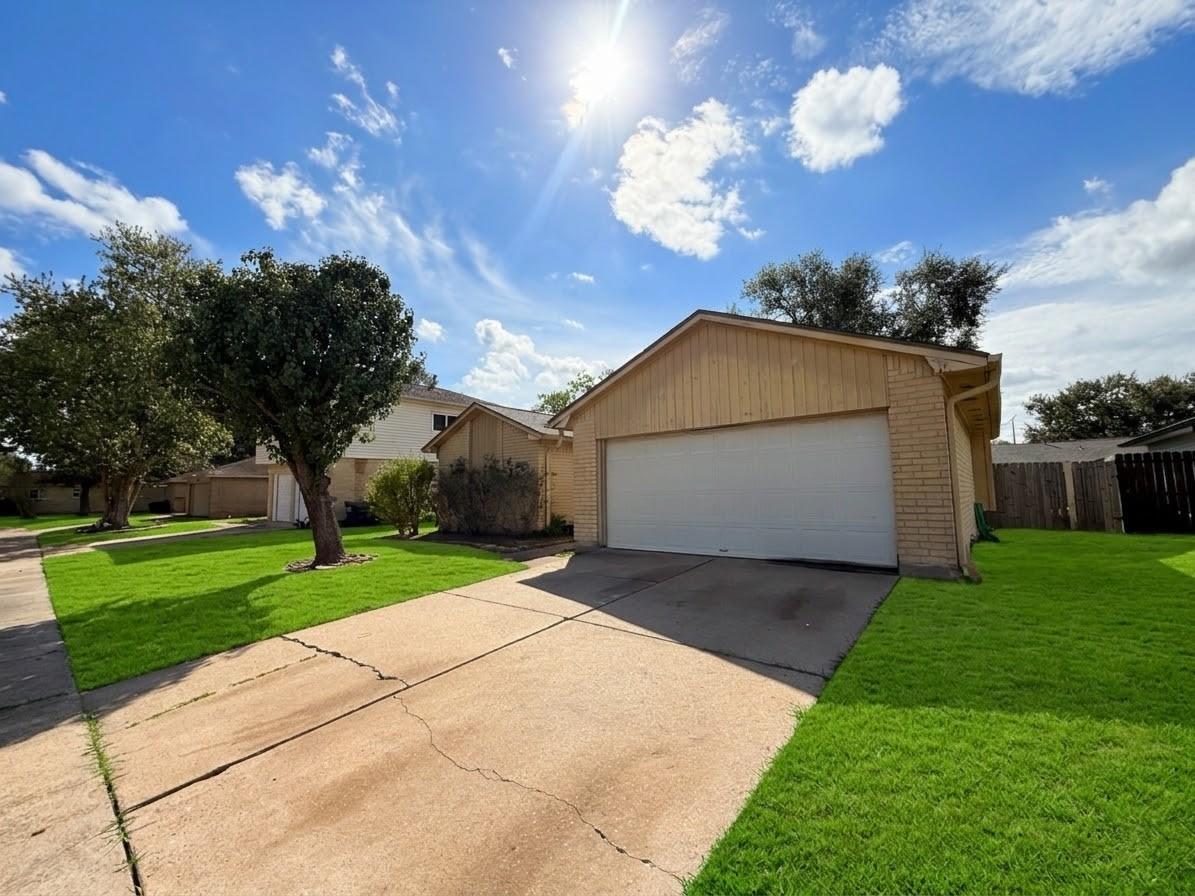 1118 W Belgravia Drive