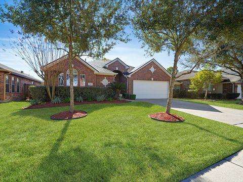 Homes For Sale - 2307 Megellan Point Lane<br/> Pearland, TX 77584