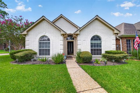 Photo of 14303 Reissen Lane, Houston, TX 77069 (MLS # 31760735)