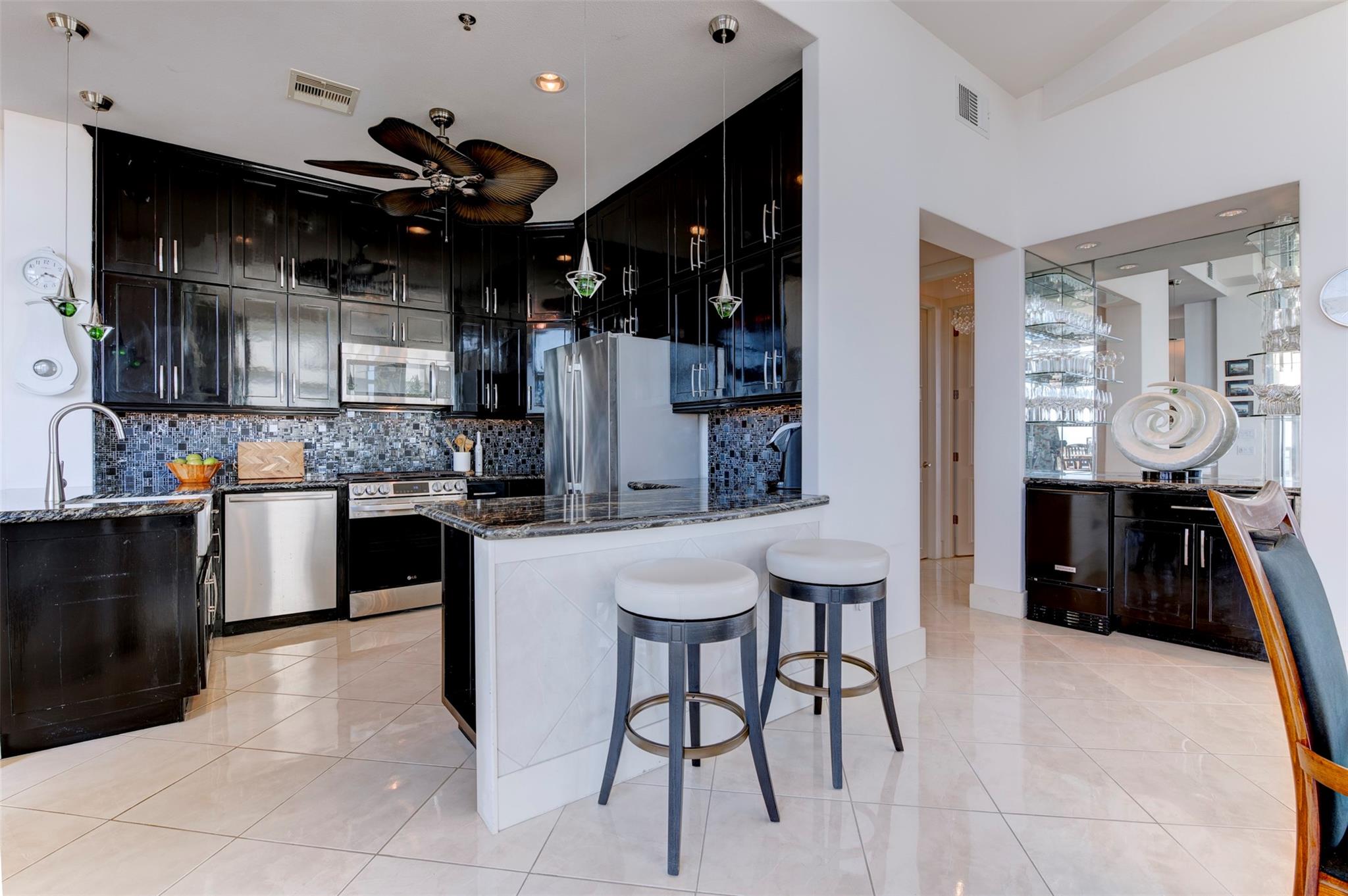 801 E Beach Drive BC2808