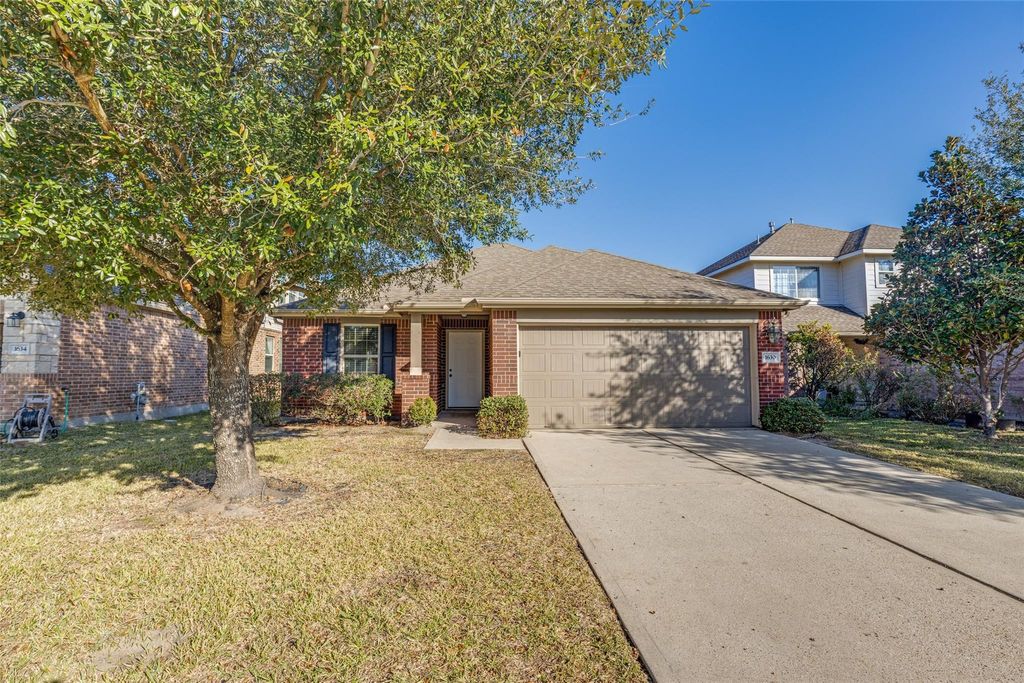 Photo of 1630 York Creek Drive, Houston, TX 77014 (MLS # 17833706)