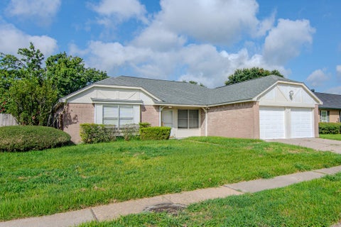 Photo of 16746 Selder Drive, Friendswood, TX 77546 (MLS # 77055764)