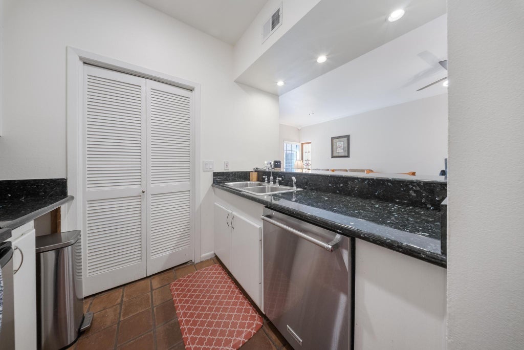 Photo of 4904 Feagan Street #1, Houston, TX 77007 (MLS # 19472604)