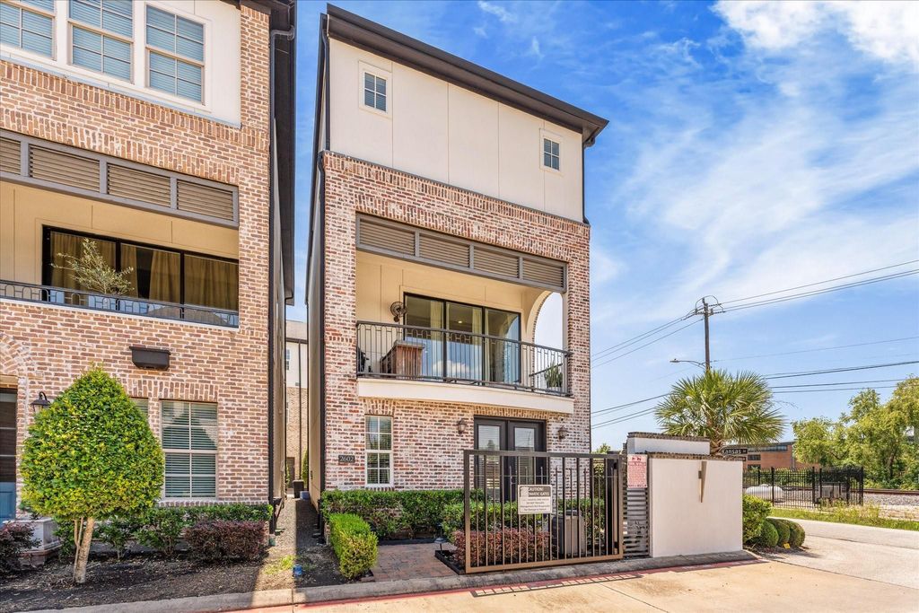 Photo of 2602 Cottage Grove Green Drive, Houston, TX 77007 (MLS # 77093172)