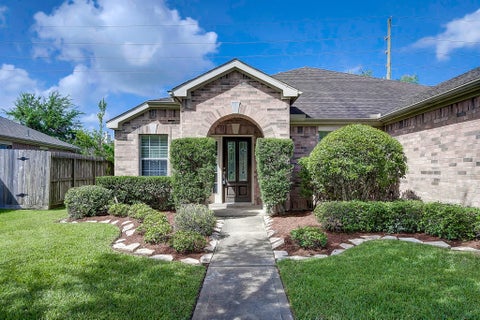 Photo of 5506 Gable Meadows Drive Dr, Sugar Land, TX 77479 (MLS # 18095535)