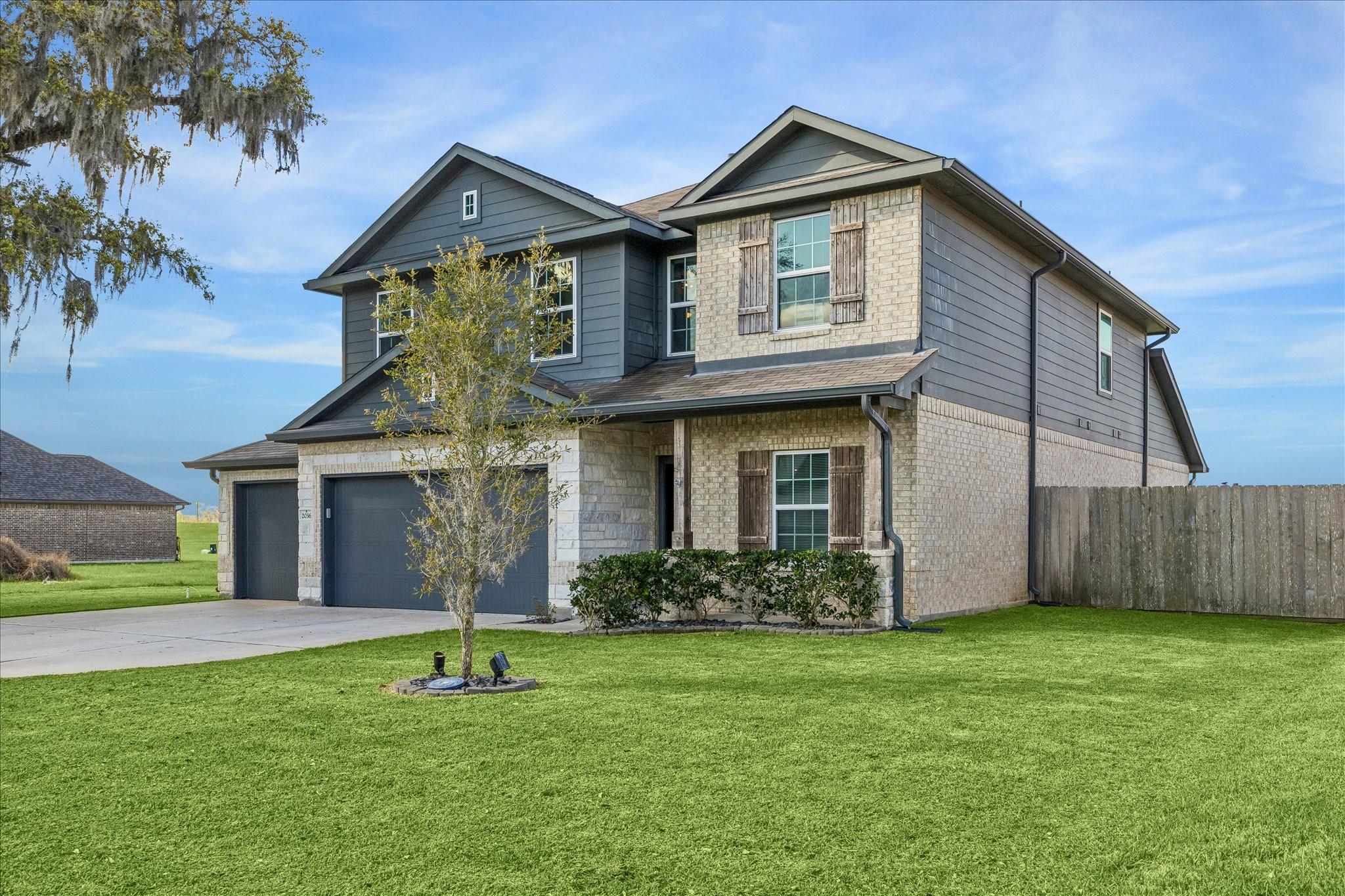 2036 Twin Lakes Boulevard