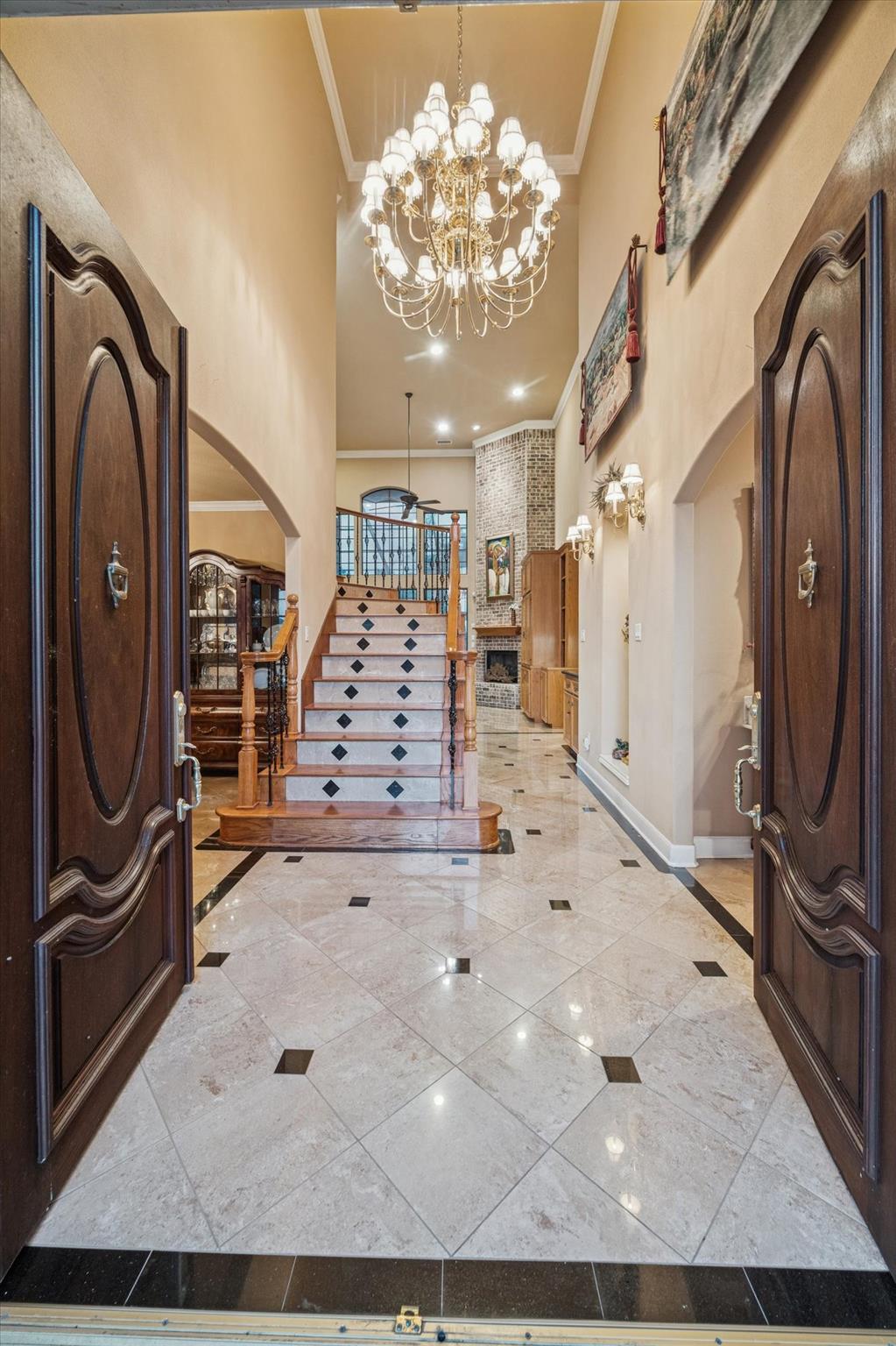 7811 Lakebrook Drive