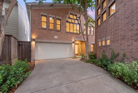 Photo of 5020 Darling Street, Houston, TX 77007 (MLS # 35922788)