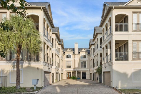 Photo of 622 Knox Street, Houston, TX 77007 (MLS # 21161024)