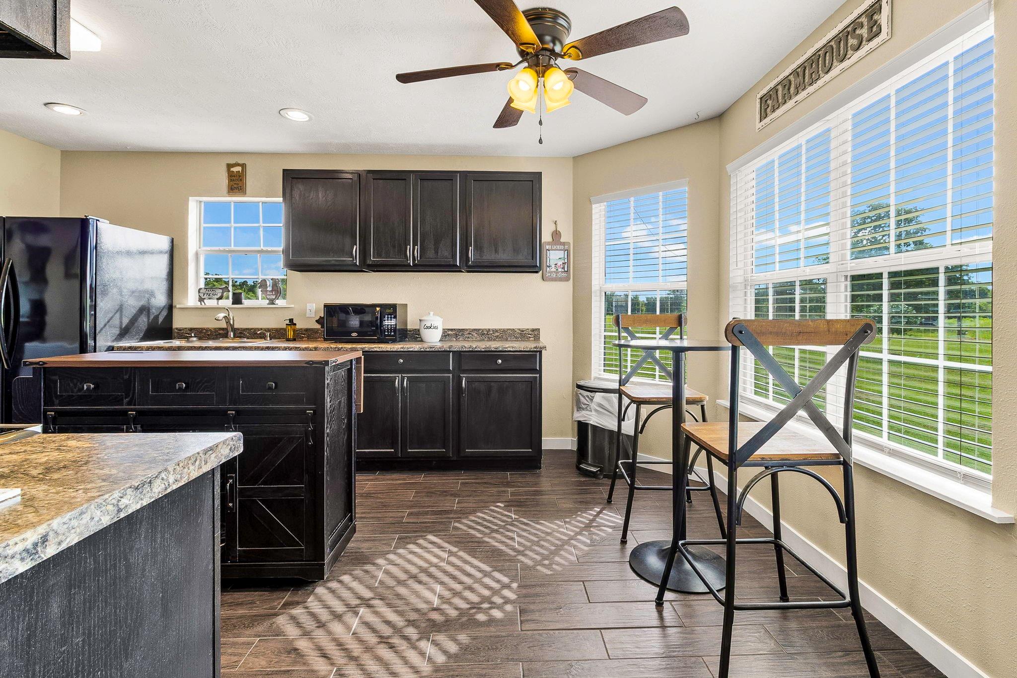 6559 Highway 21 W