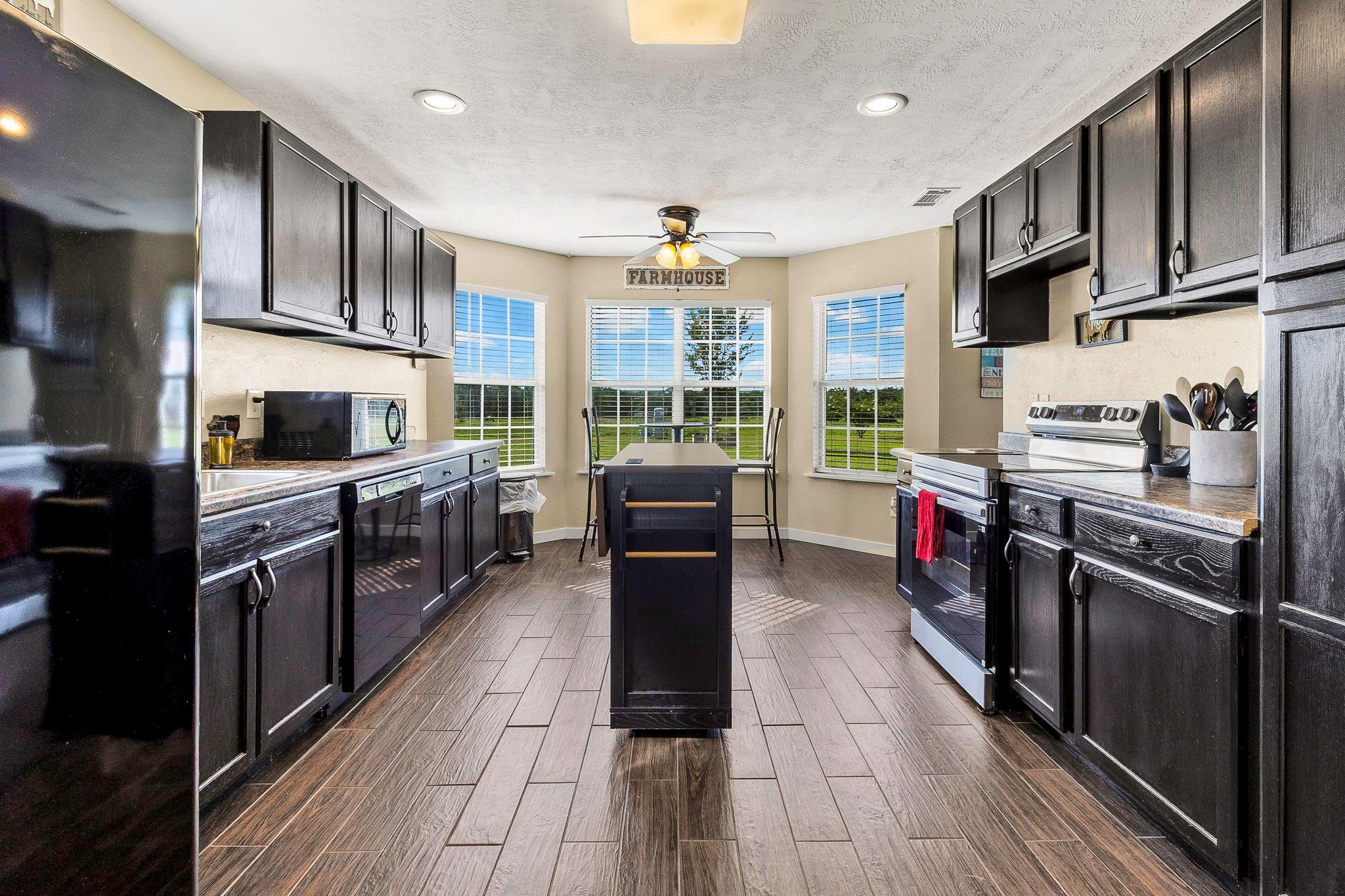 6559 Highway 21 W