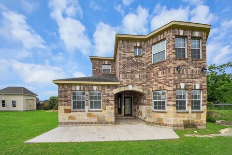 Photo of 2608 Bostic Street, Houston, TX 77093 (MLS # 32028191)
