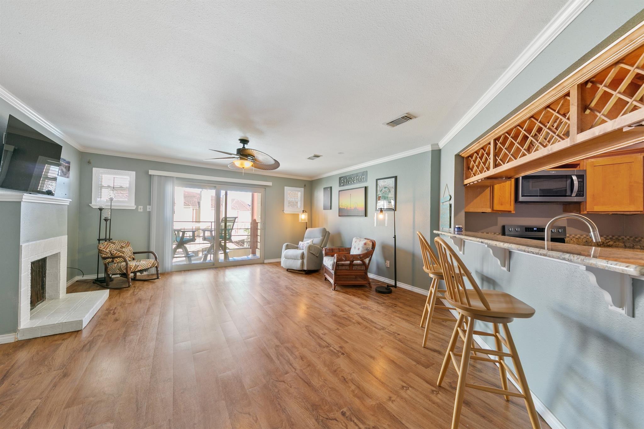 7312 Seawall Boulevard 208