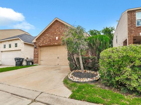 Photo of 11114 Panther Court, Houston, TX 77099 (MLS # 36206923)