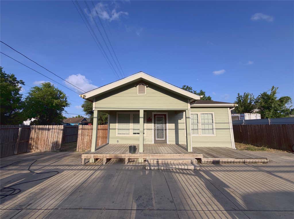 Photo of 716 74th Street, Houston, TX 77011 (MLS # 29354935)