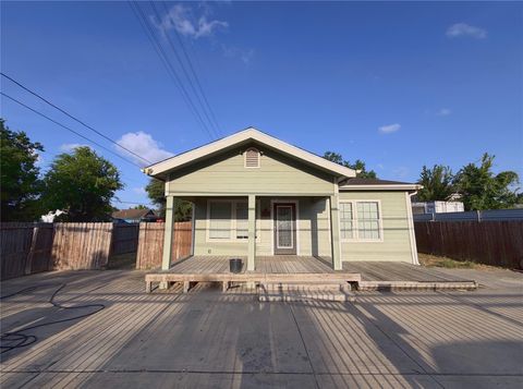 Photo of 716 74th Street, Houston, TX 77011 (MLS # 29354935)