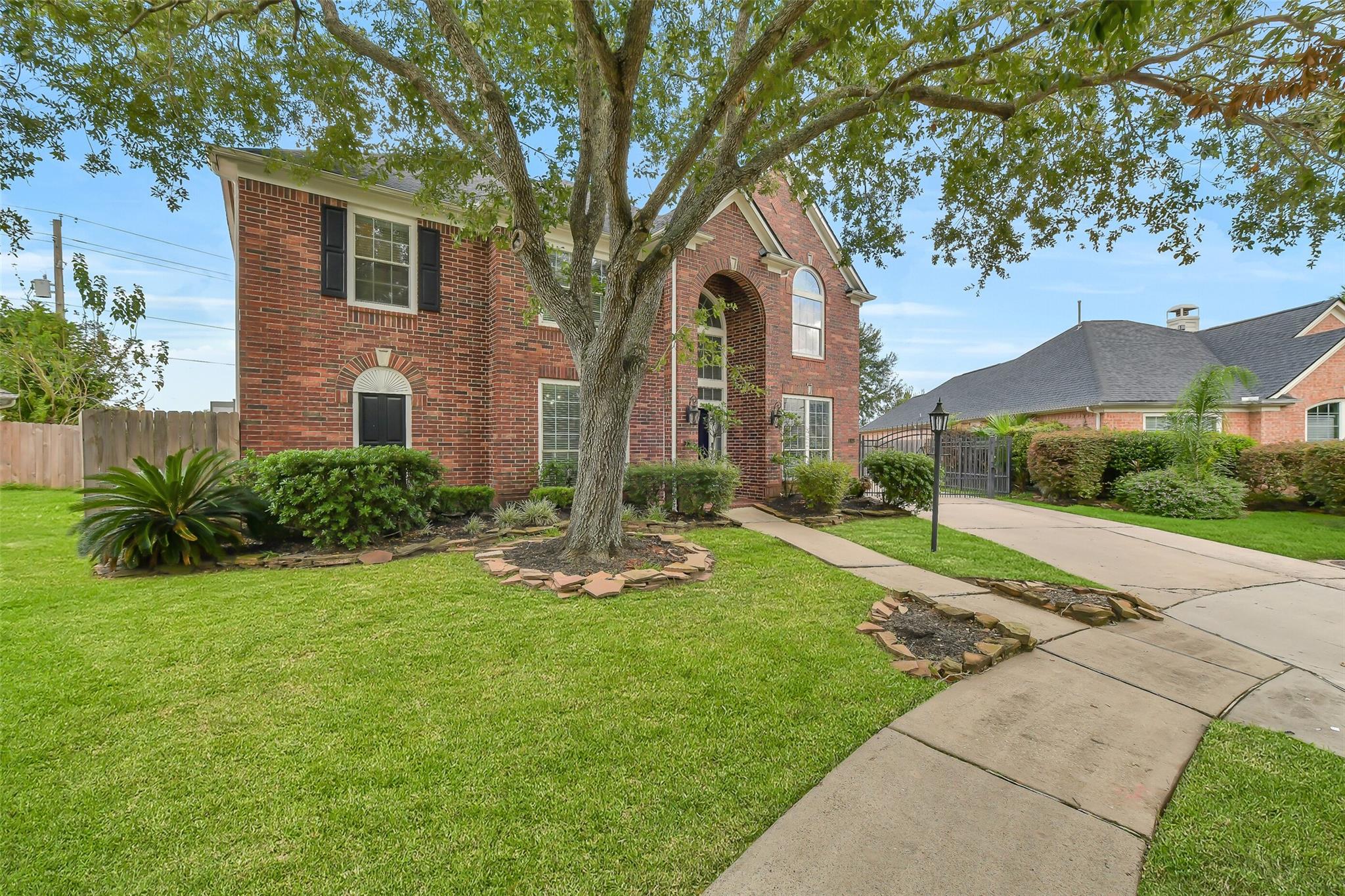 1102 Rippling Springs