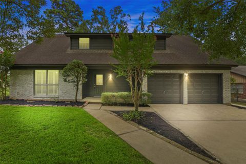 Photo of 207 Willowick Drive, Conroe, TX 77304 (MLS # 71055552)