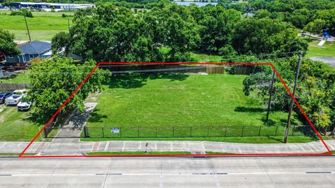 Vacant Land For Sale - 302 N Highway 146<br/> Harris County, Baytown, TX 77520