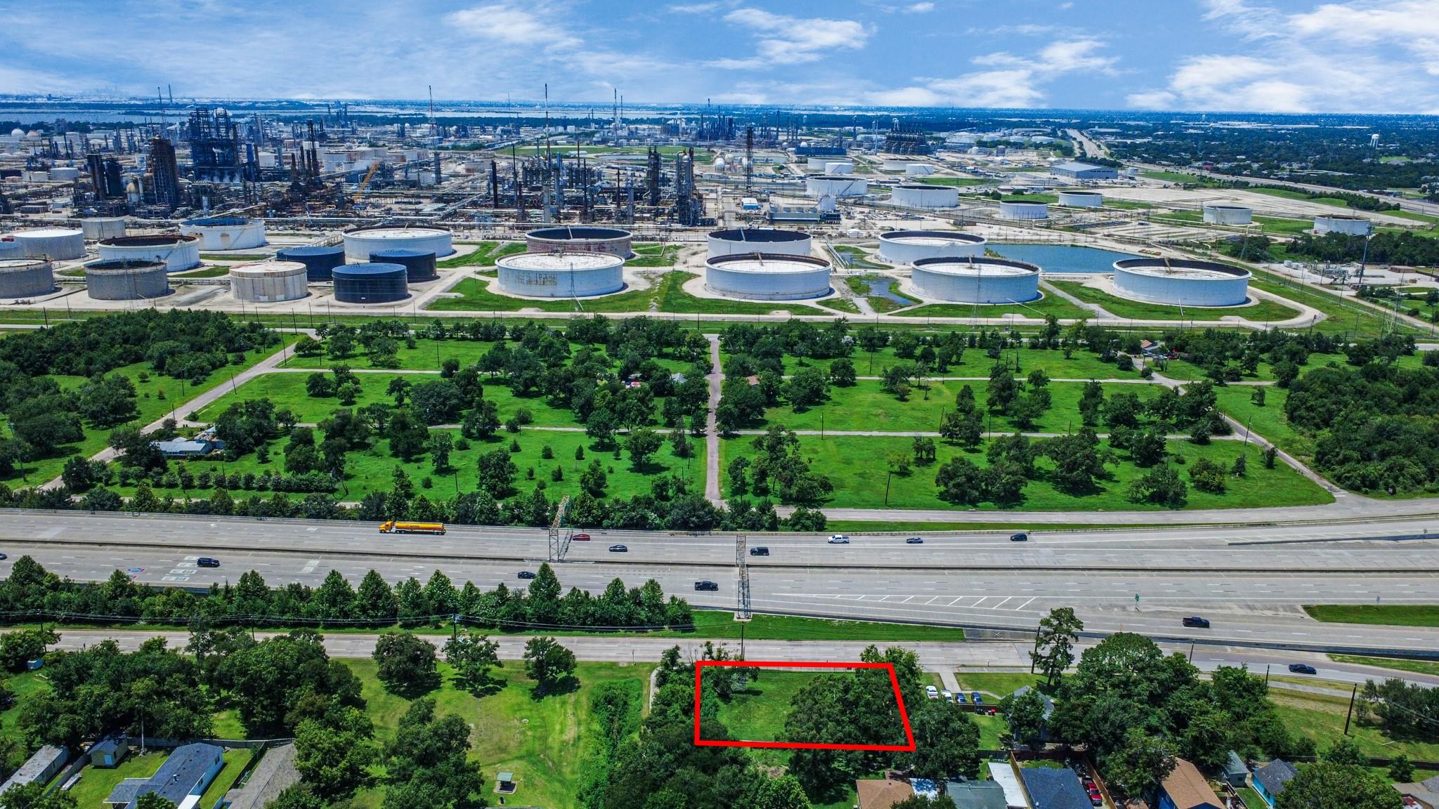 302 N Highway 146