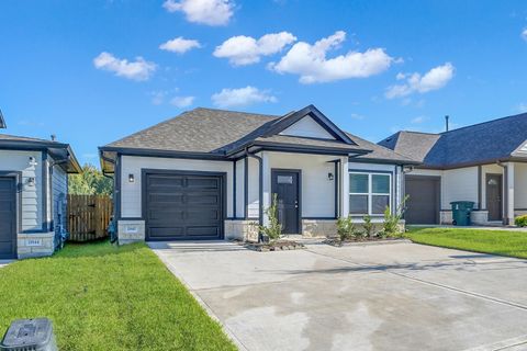 Photo of 11821 East Gate Drive Dr, Willis, TX 77318 (MLS # 85353137)