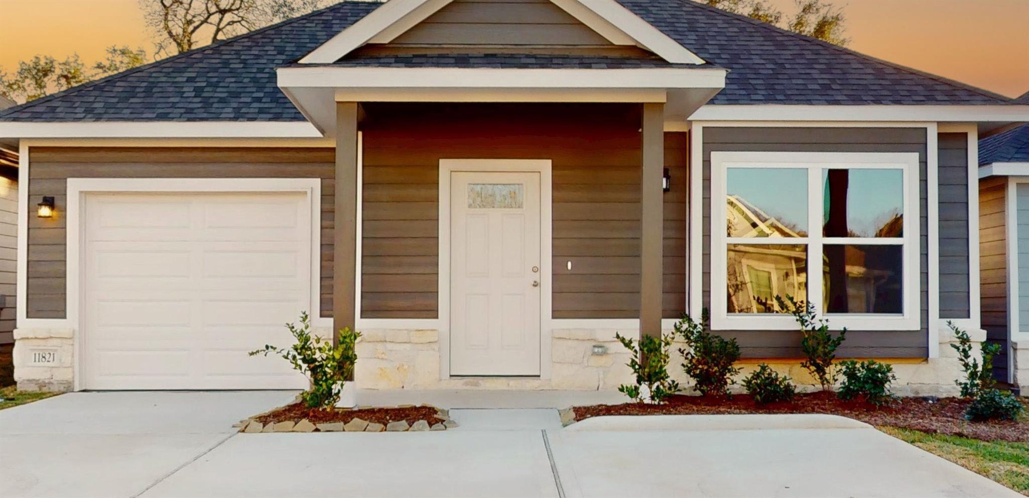 11821 East Gate Drive