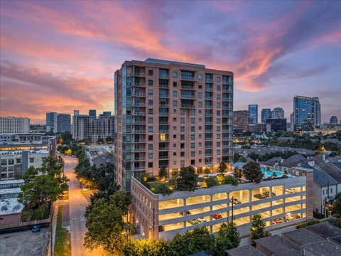 Photo of 2207 Bancroft Street #906, Houston, TX 77027 (MLS # 72564180)