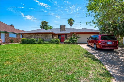 Photo of 43 Quintana Drive, Galveston, TX 77554 (MLS # 46456628)