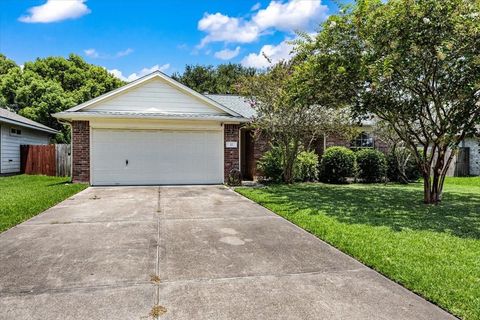 Photo of 22 Highland Street, Texas City, TX 77591 (MLS # 25808330)