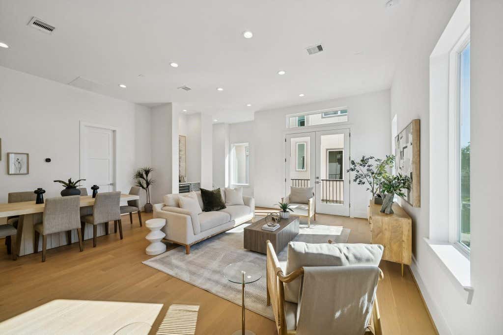 Photo of 1403 W 21st St St #C, Houston, TX 77008 (MLS # 30355463)