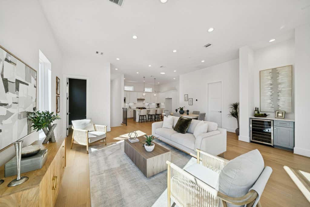 Photo of 1403 W 21st St St #C, Houston, TX 77008 (MLS # 30355463)