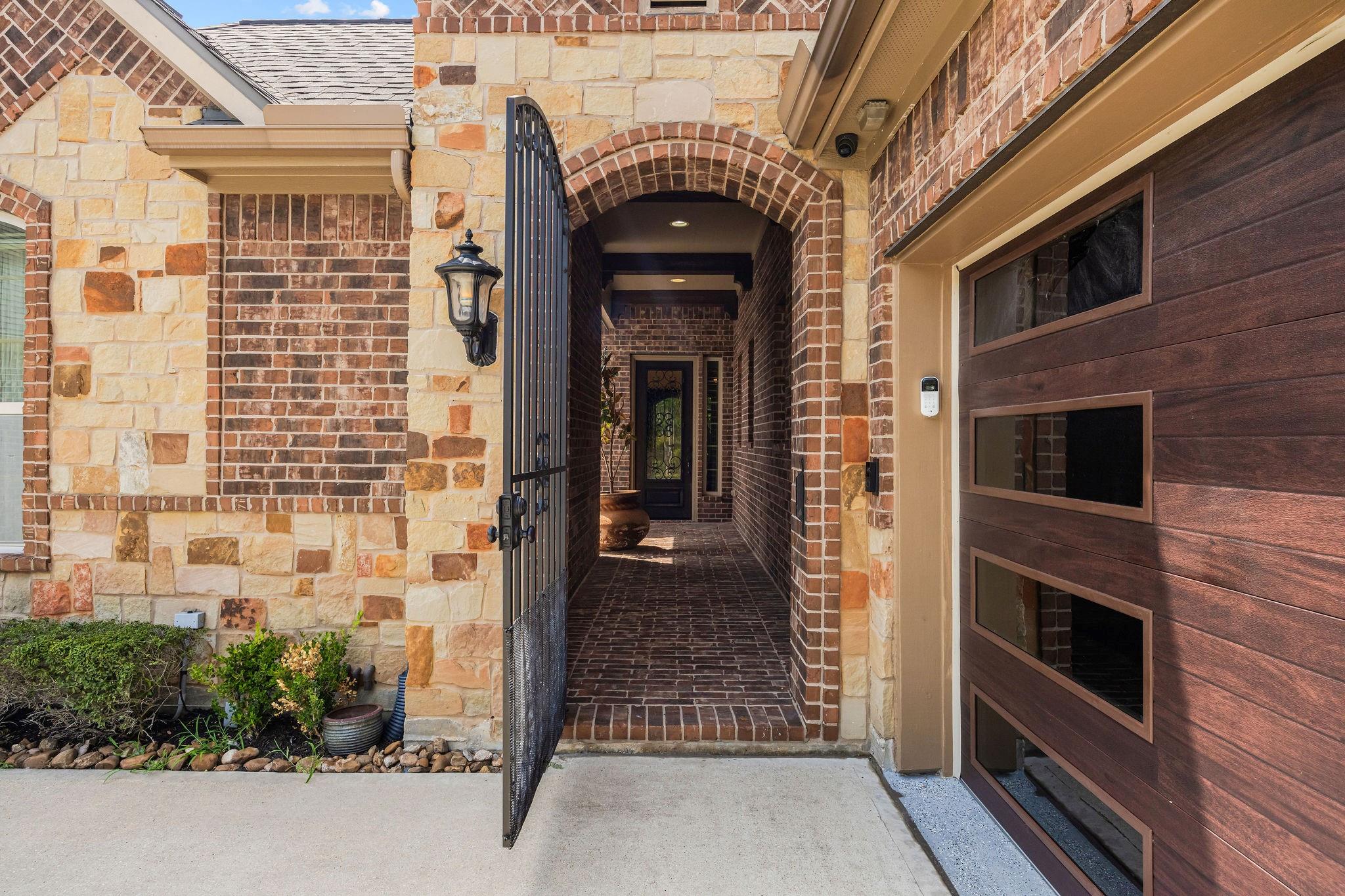 43 Overland Heath Drive