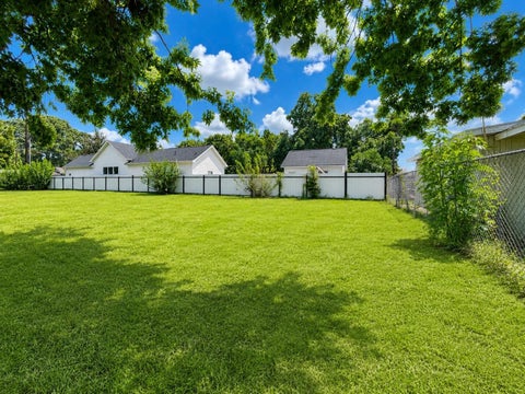 Vacant Land For Sale - 1035 Adolph Drive<br/> Harris County, Houston, TX 77091
