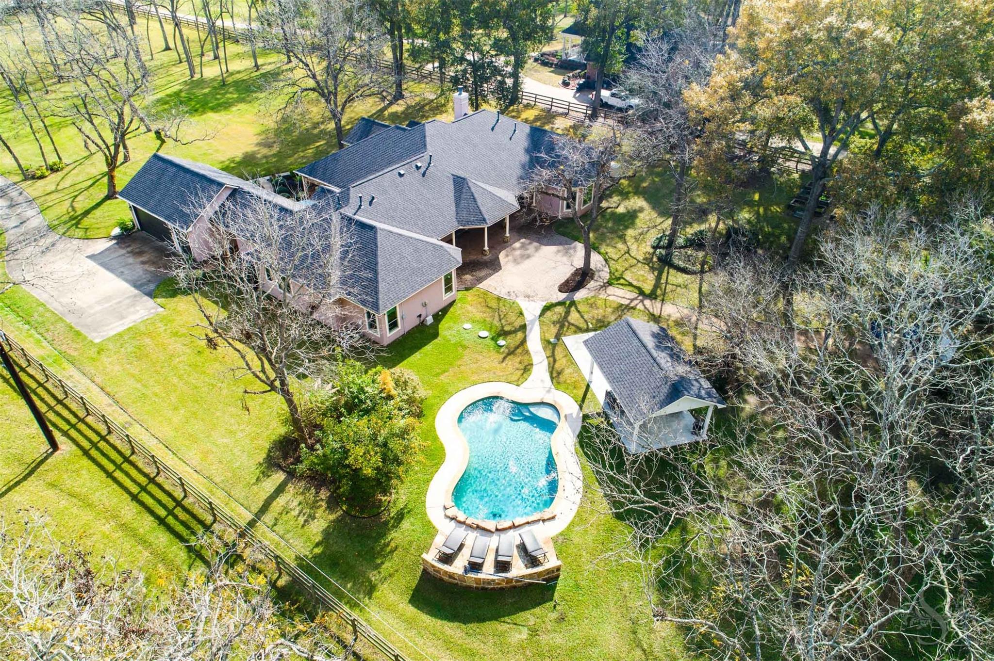 3811 River Forest Drive