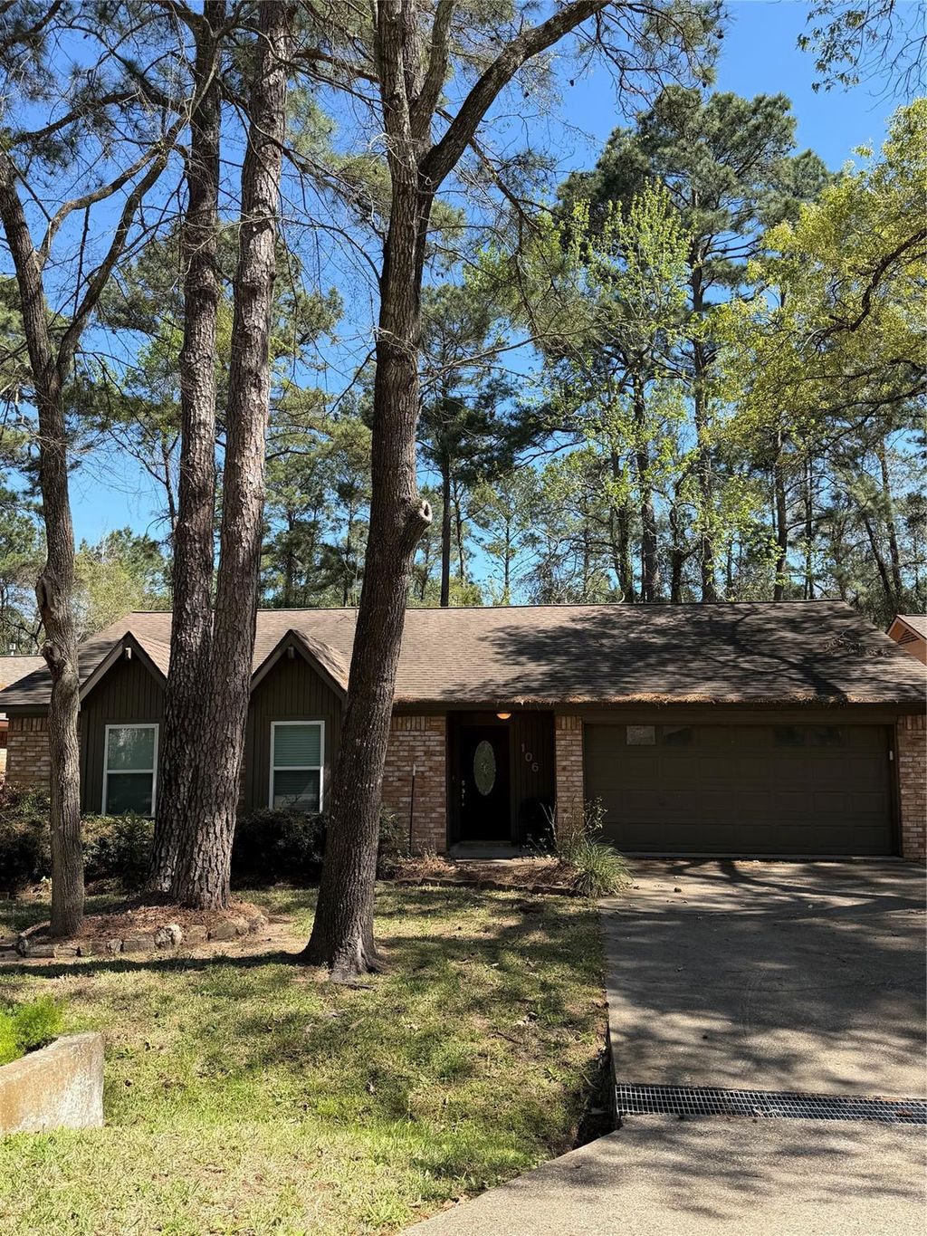 Photo of 106 N Woodstock Circle Drive, The Woodlands, TX 77381 (MLS # 39640022)