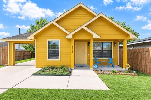 Photo of 4318 Mckinley Street, Houston, TX 77051 (MLS # 94722645)