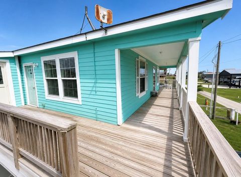 Photo of 906 Moms Road, Port Bolivar, TX 77650 (MLS # 81908047)