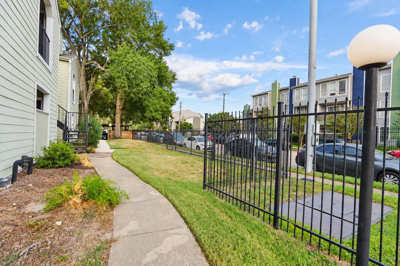 6602 Harbor Town Drive 304
