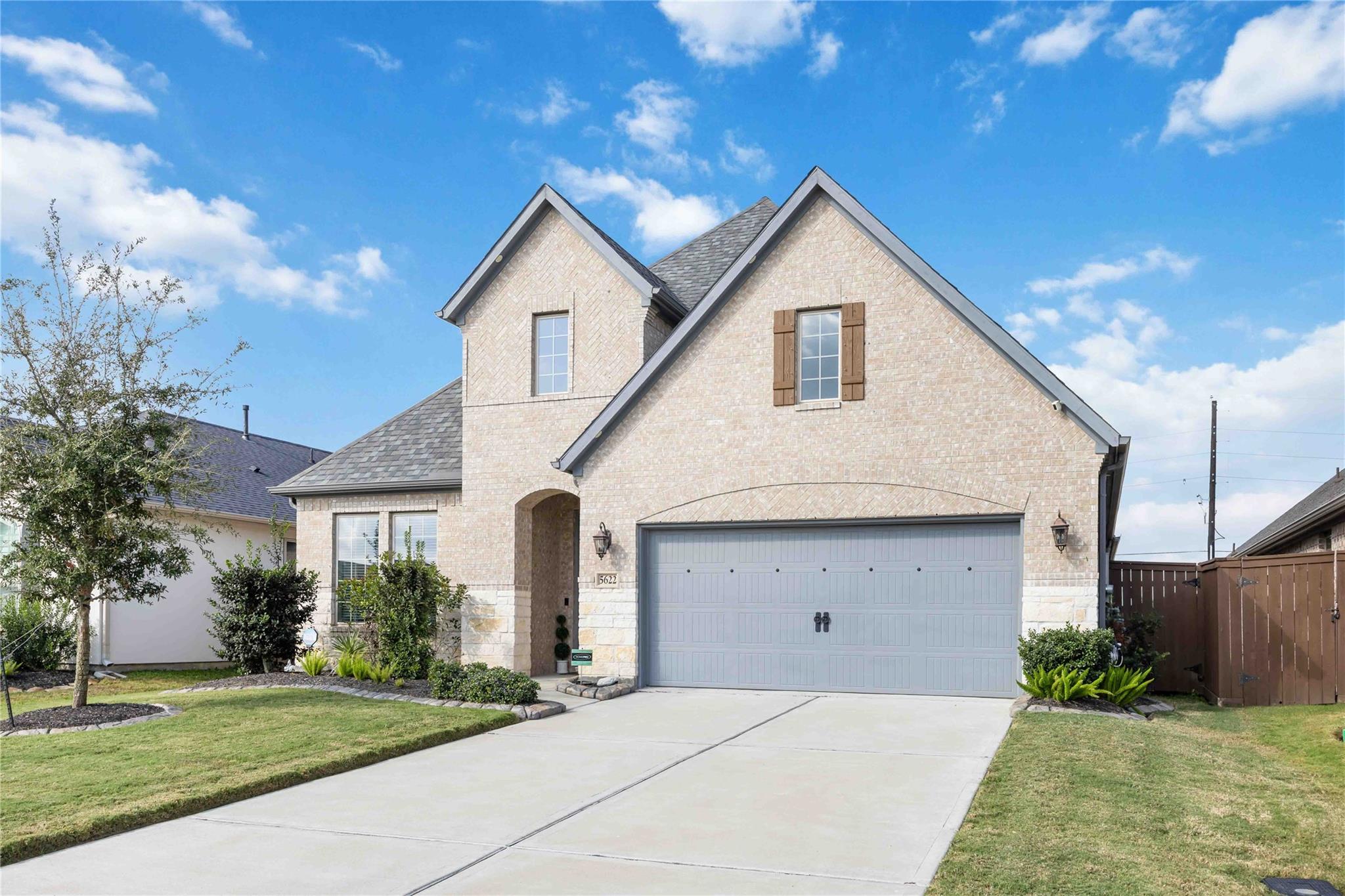 5622 Vintage Oaks Lane
