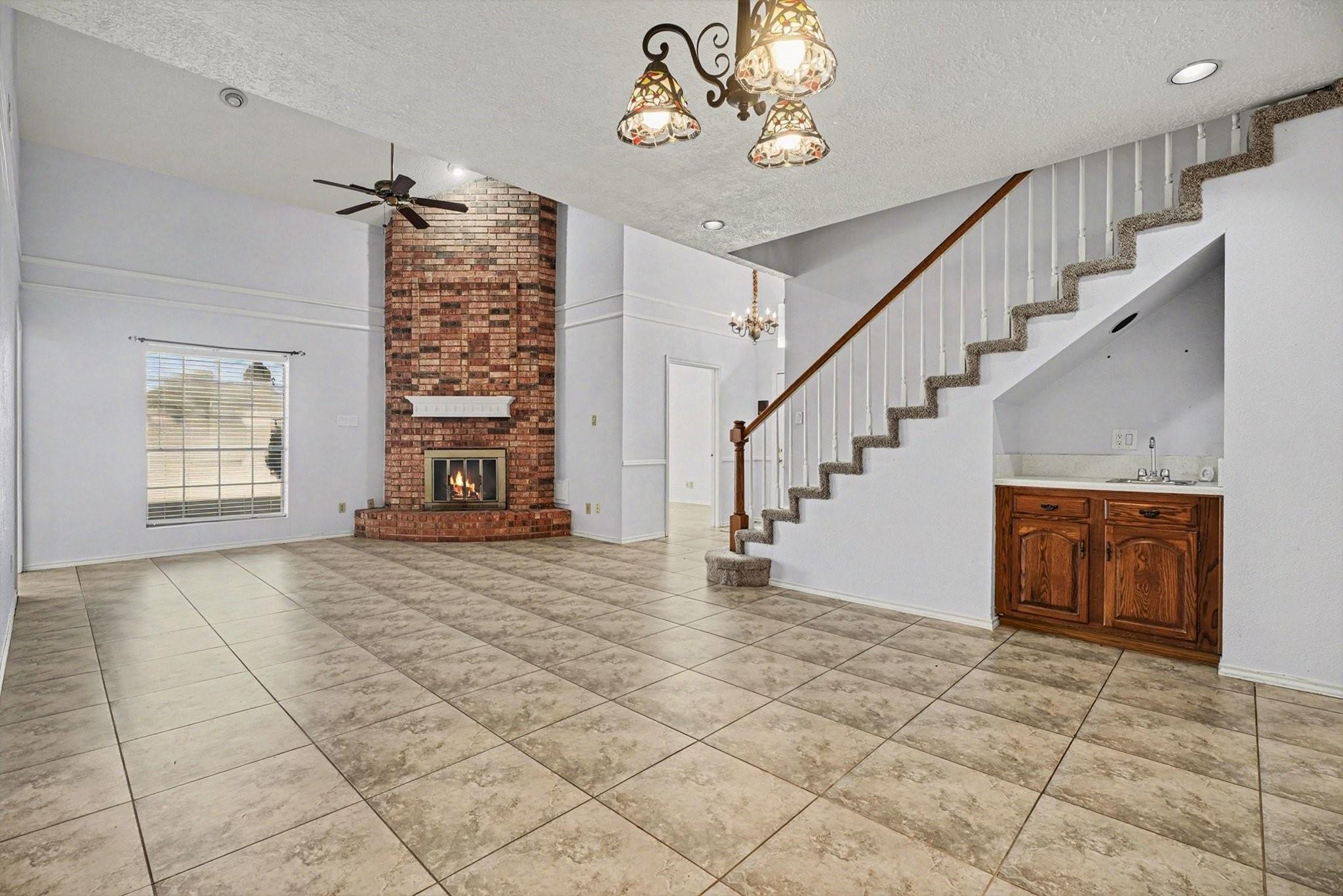 1321 Garden Court