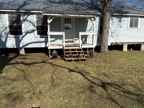 Photo of 425 Carlton Street, Brazoria, TX 77422 (MLS # 22313330)