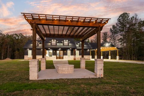 Homes For Sale - 2199 County Road 301<br/> Dayton, TX 77535