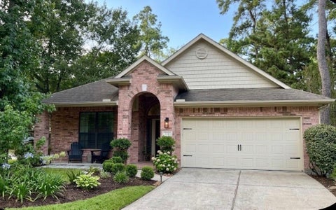 Photo of 18 E Russet Grove Circle, The Woodlands, TX 77384 (MLS # 62677705)