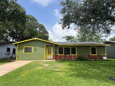 Photo of 522 14th Street N, Texas City, TX 77590 (MLS # 9997767)