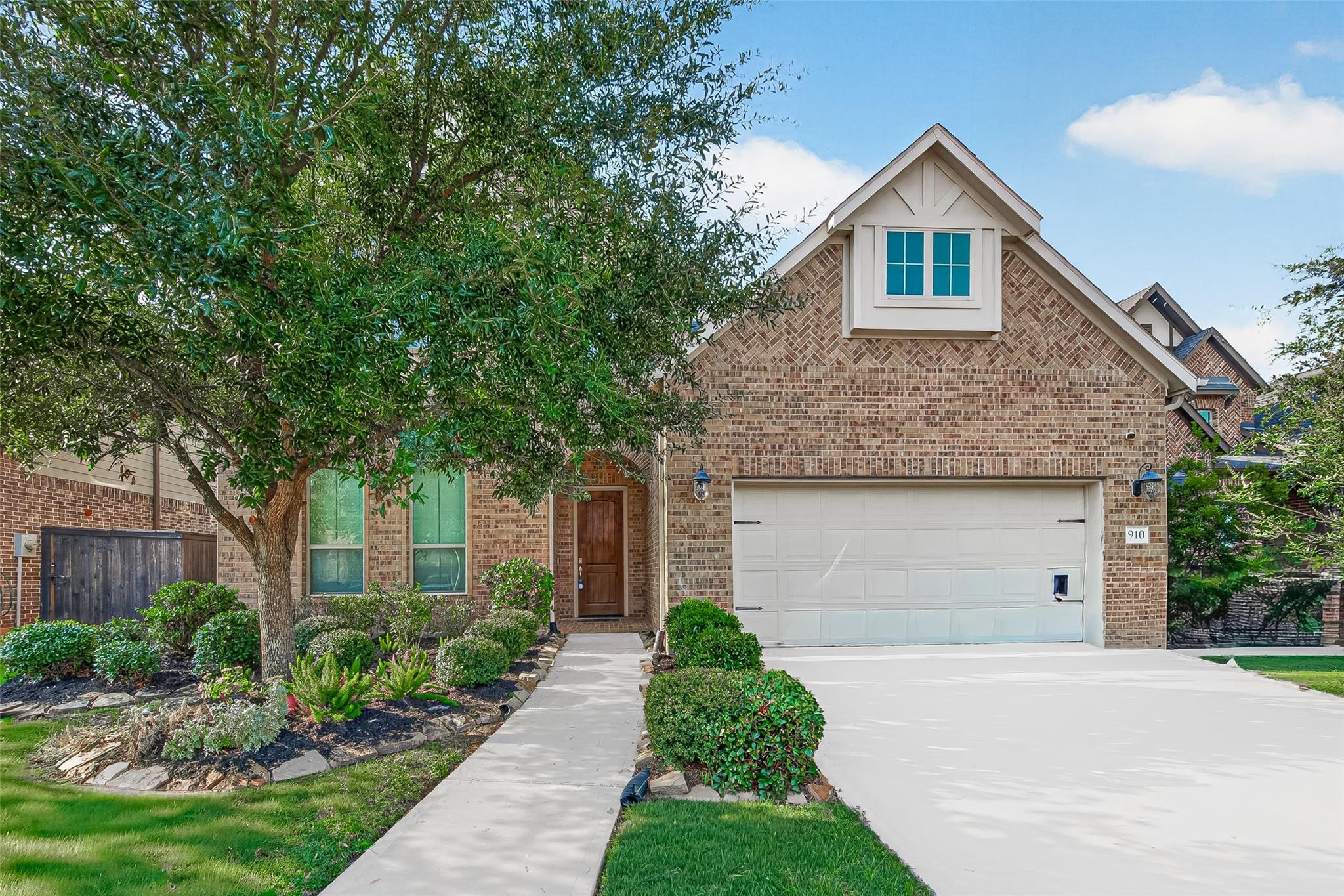 910 Daffodil View Court