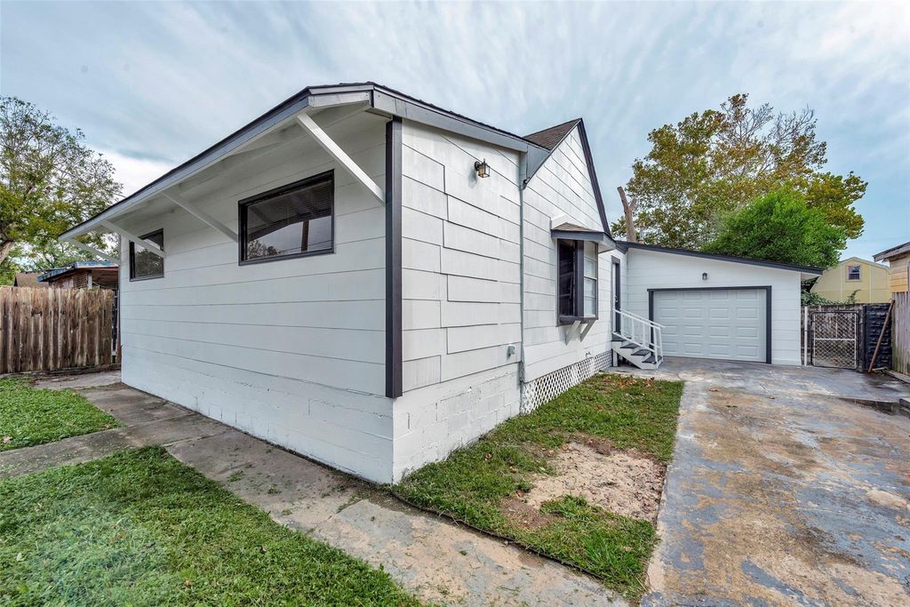 Photo of 204 Hafer Street, Baytown, TX 77520 (MLS # 38860854)