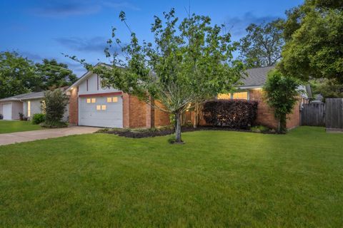 Photo of 13622 Cherrydown Street, Sugar Land, TX 77498 (MLS # 78229958)